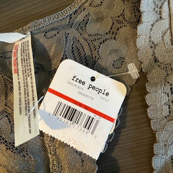 Free People Galloon Lace Bralette NWT - Picture 10 of 10